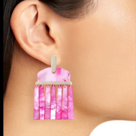 🎉2 x HP!🎉 KENDRA SCOTT Magenta Layne Earrings - Picture 6 of 11